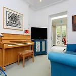 Veeve - Elegant Edis Vr